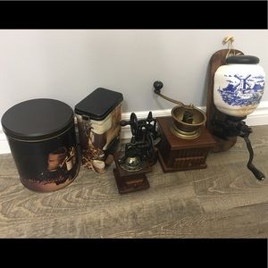Vintage Coffee Decor / Café Décor: Working Old Coffee Grinders & Tins inc’l mini